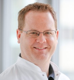 Oberarzt Dr. Dominik Wittmann, Facharzt für Anästhesie, Palliativmedizin, Spezielle Schmerztherapie, Notfallmedizin