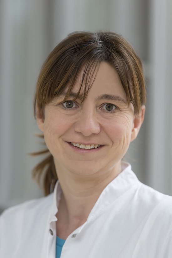 Foto von Priv.-Doz. Dr. Christiane Girlich, Oberärztin der Klinik für Allgemeine Innere Medizin und Geriatrie