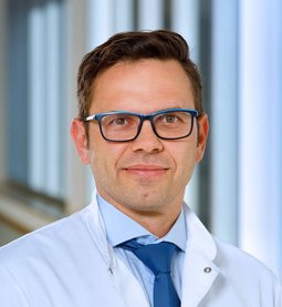 Porträt von Prof. Dr. Tino Münster, Chefarzt der Klinik für Anästhesie und operative Intensivmedizin