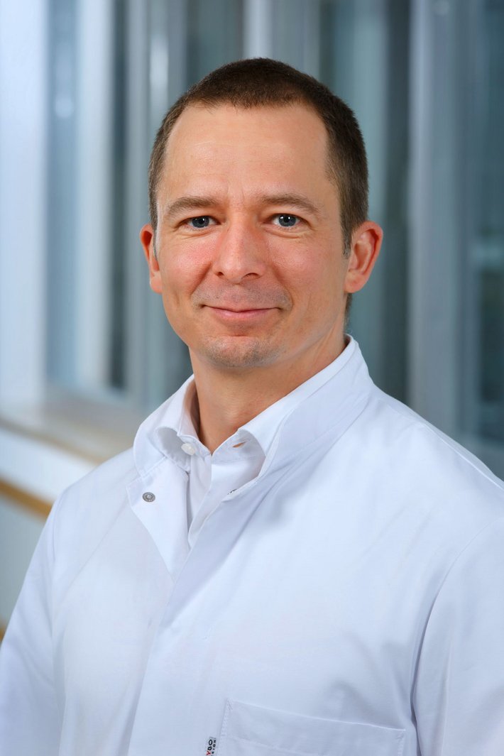 Foto von Prof. Dr. Ingolf Töpel, Facharzt für Chirurgie und Gefäßchirurgie, Endovaskulärer Chirurg und Spezialist; Leitender Oberarzt