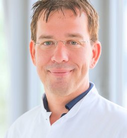 Foto von Dr. Ullrich Bolbach, Oberarzt der Klinik für Urologie