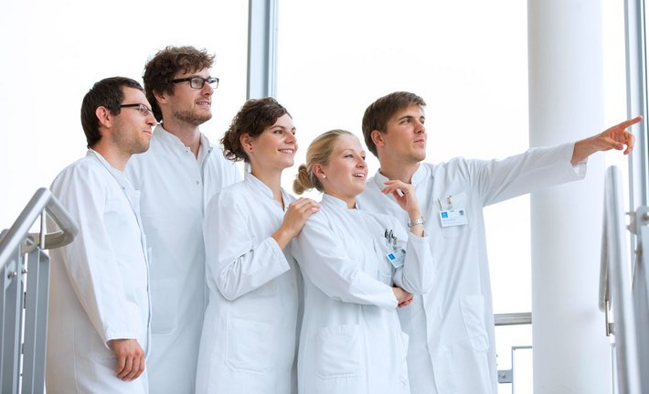 Studenten blicken in die Zukunft.