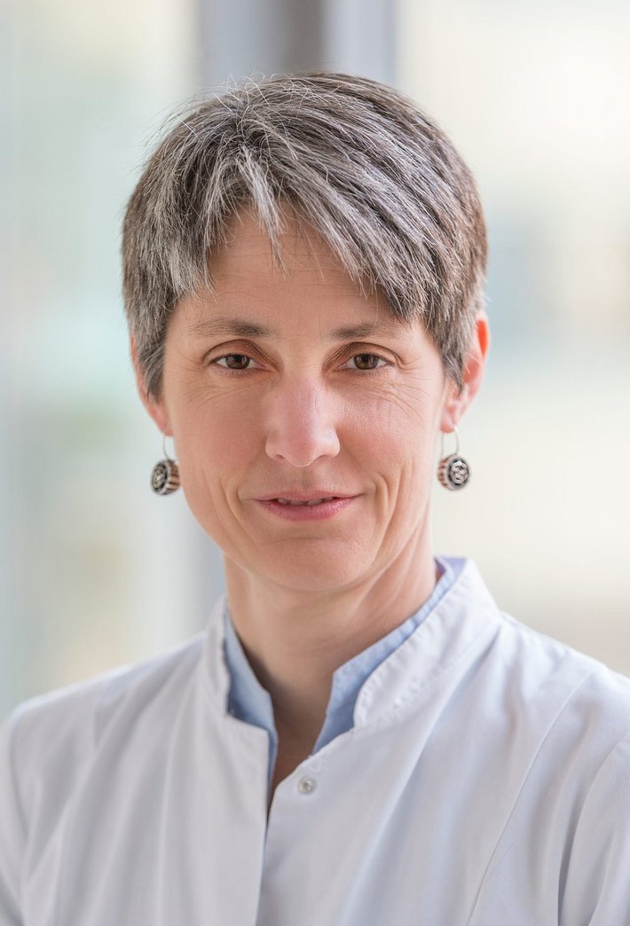 Portrait von Oberärztin Dr. Cäcilie Wismeth, Fachärztin für Neurologie, MVZ Neurologie