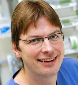 Portrait von Oberarzt Dr. Stefan Großmann, Internist, Intensivmedizin 