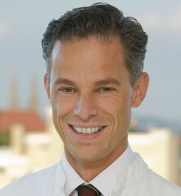 Foto von Prof. Dr. Bernd Füchtmeier, Chefarzt der Klinik für Unfallchirurgie, Orthopädie und Sportmedizin